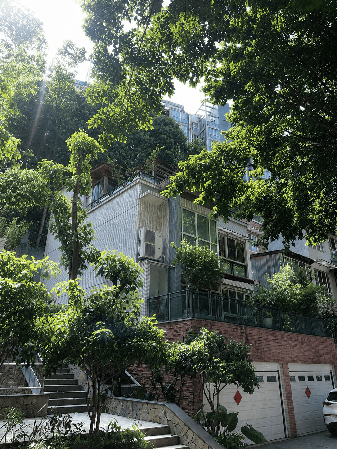 本溪岛居岁月从容升级：小小岛老别墅加装蒂升悦行款电梯